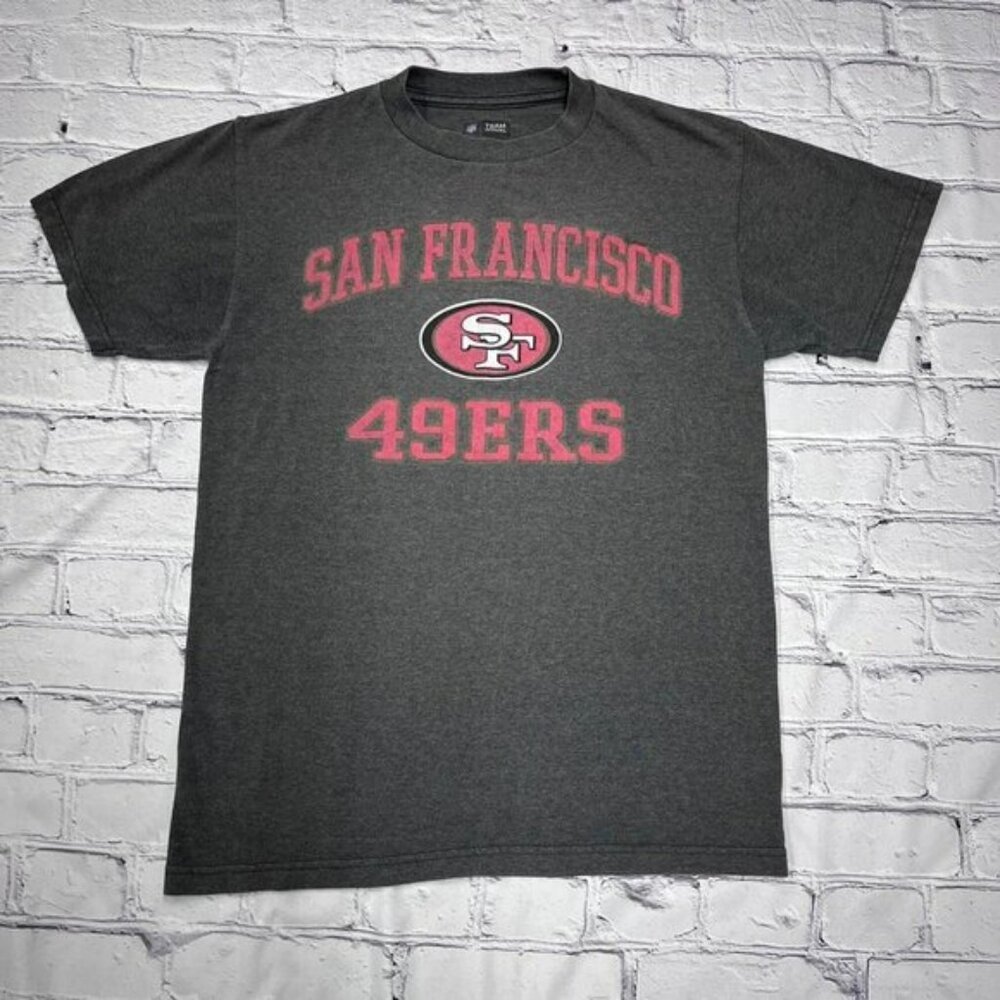 San Francisco 49ers grey and red vintage NFL T-shirt #NFL #49ers
